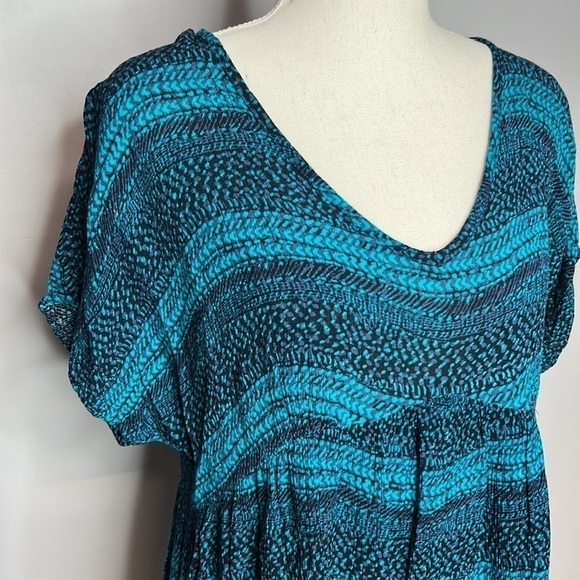 Liz Lange Maternity Blue Small Rayon Blouse - Picture 2 of 7